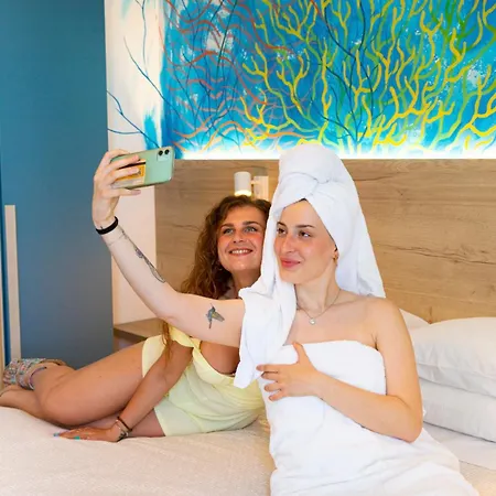 Hotel Art La Perla 3*