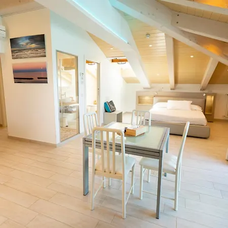 La Perla Hotel