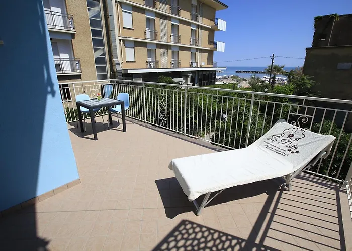 Hotel Art La Perla 3*