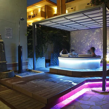 Art La Perla Ξενοδοχείο 3*