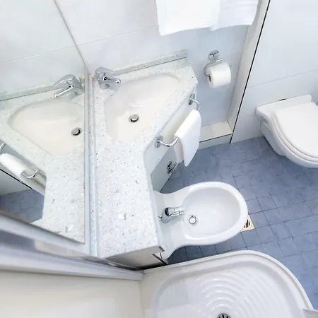 Ξενοδοχείο Art La Perla 3*