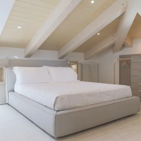 Art La Perla Μπελάρια-Ιτζέα Μαρίνα