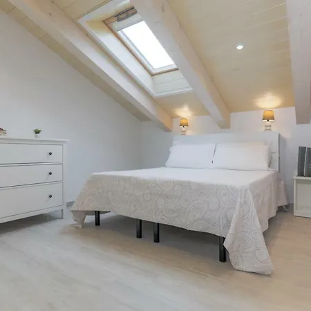 Art La Perla Μπελάρια-Ιτζέα Μαρίνα